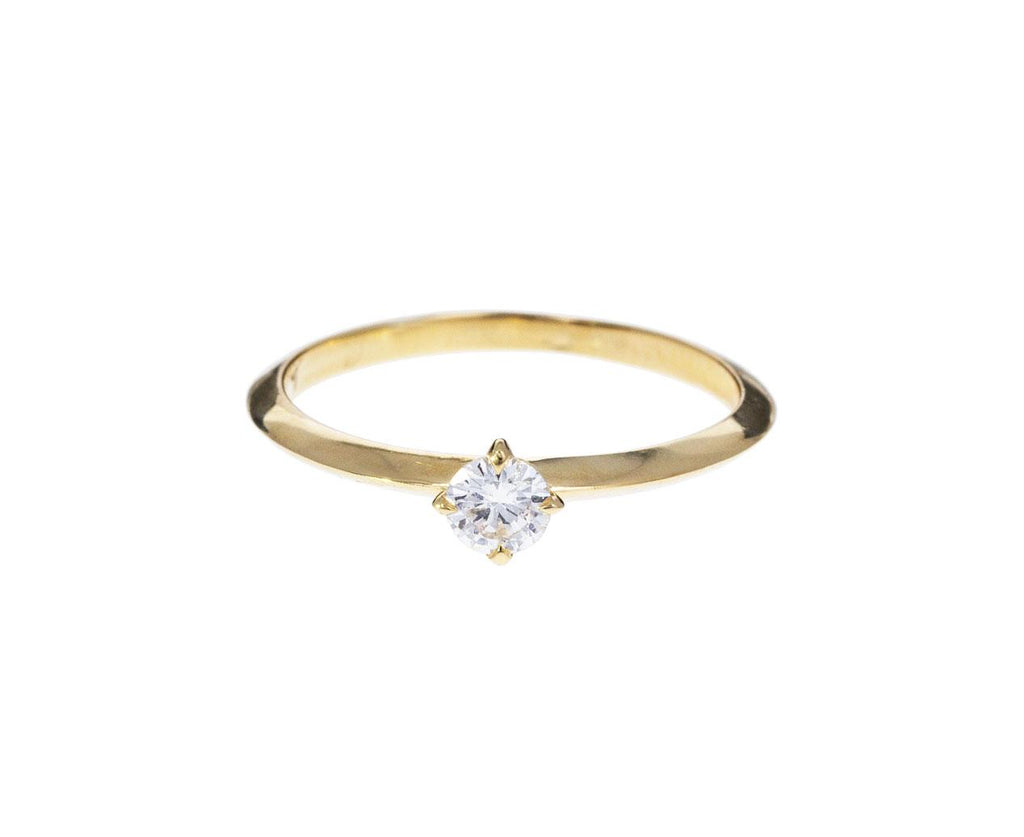 Knife Edge Round Diamond Solitaire zoom 1_lizzie_mandler_gold_diamond_knife_edge_stacker_r