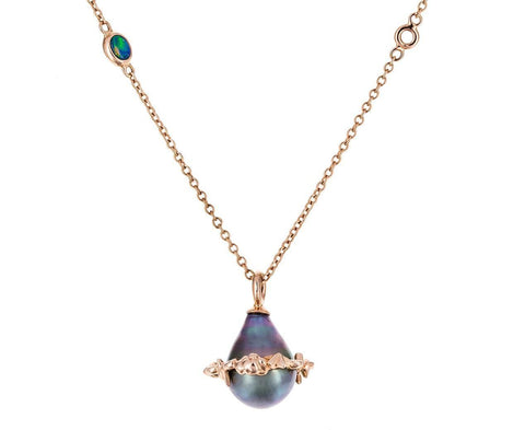 Orb and Stars Necklace zoom 1_bibi_van_der_velden_gold_pearl_galaxy_orb_star_n