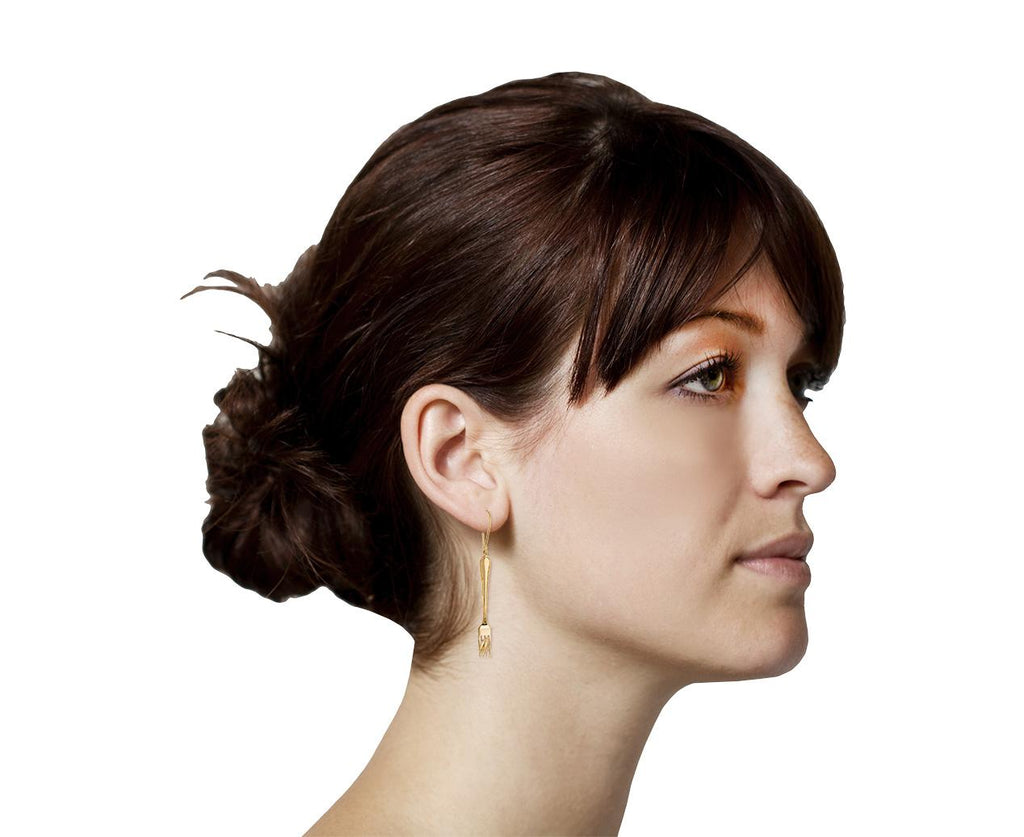 SINGLE Fork and Tiny Shell Earring zoom 9_alison_lou_gold_fork_tiny_shell_single_earring