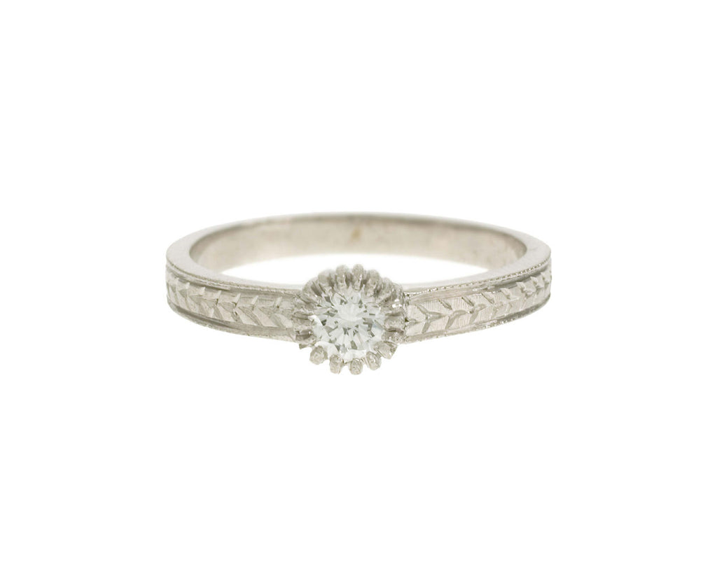 Single Spidery Prong Ring zoom 1