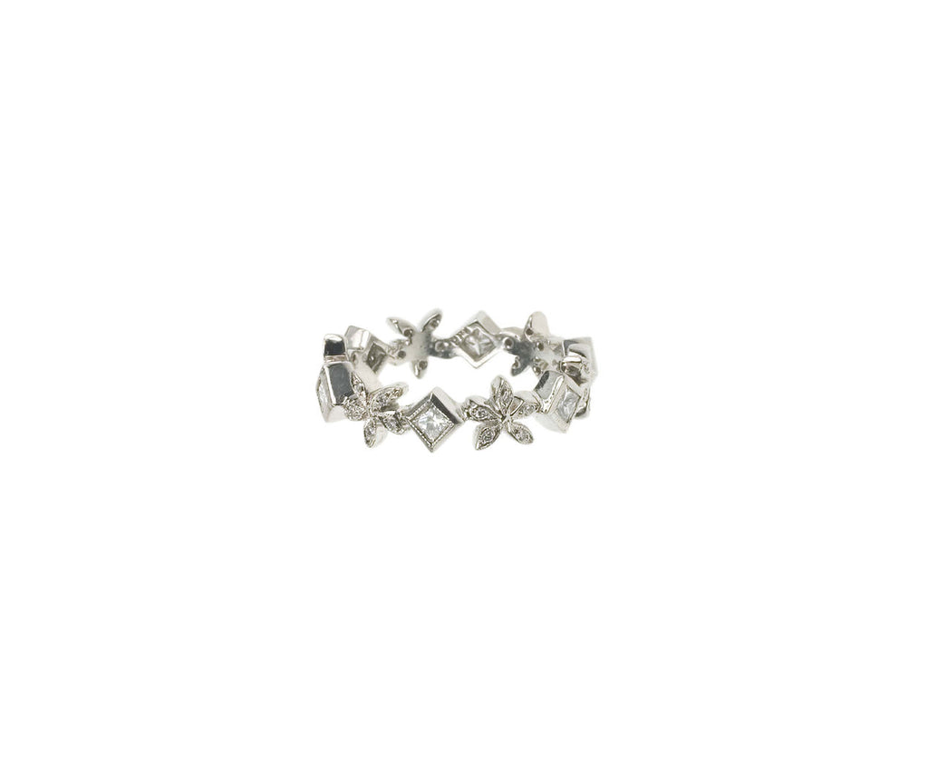 Flower and Diamond Ring zoom 1