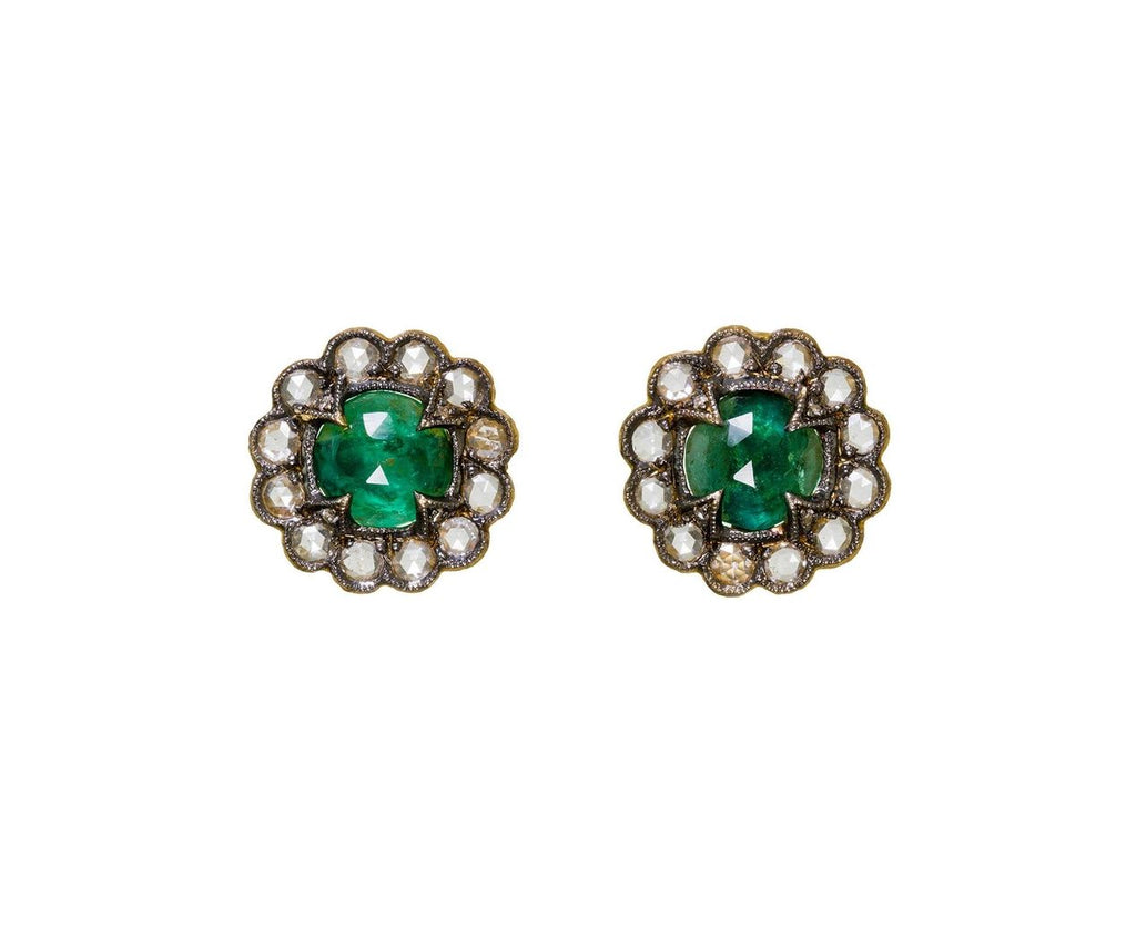 Emerald Scallop Post Earrings zoom 1
