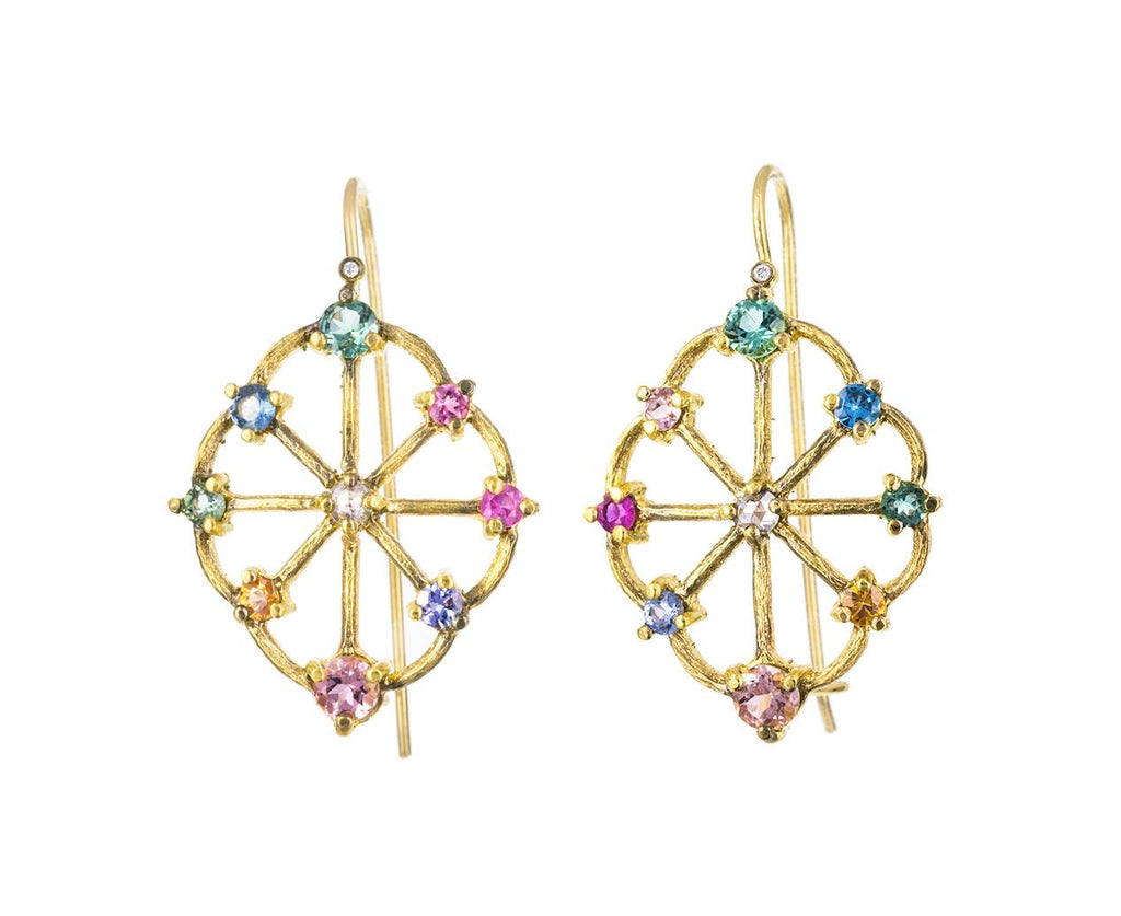 wat17 zoom 1_cathy_waterman_gold_sapphire_rainbow_sparkler_ea
