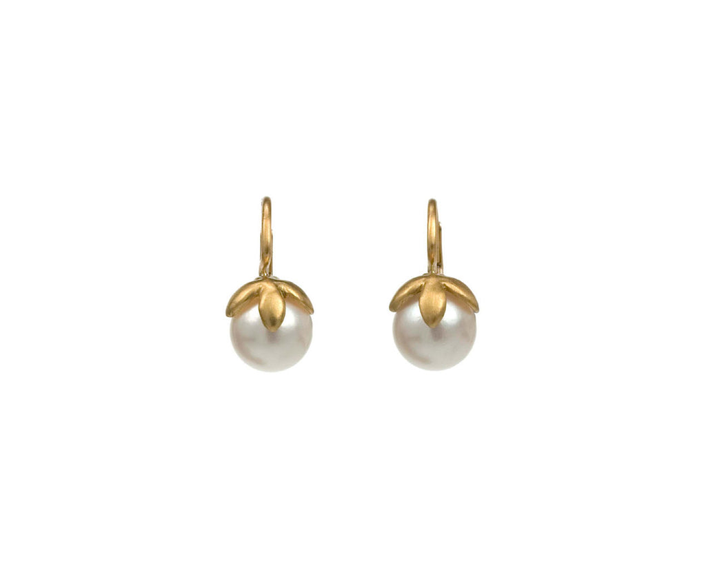 Pearl Earrings zoom 1