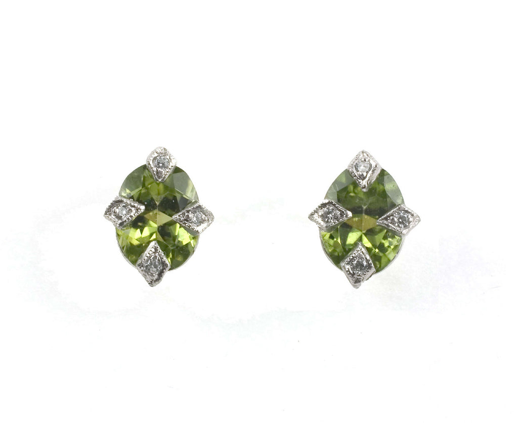 Peridot Antique Prong Post Earrings zoom 1