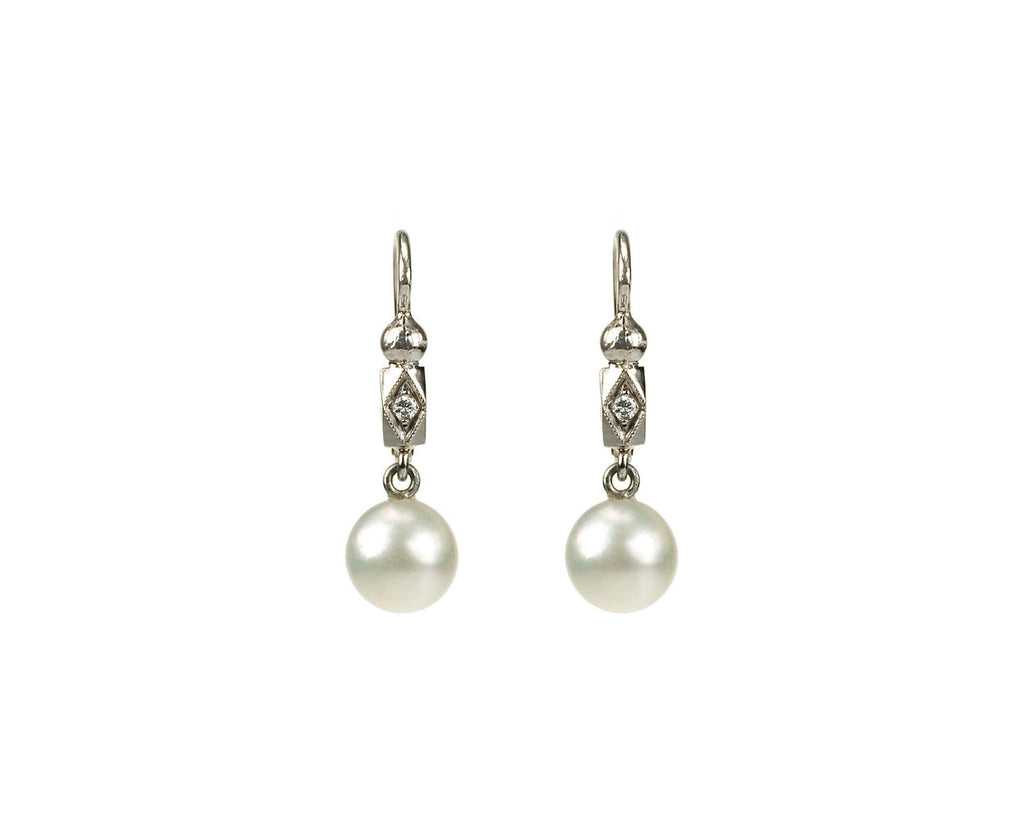 Pearl Drop Earrings zoom 1