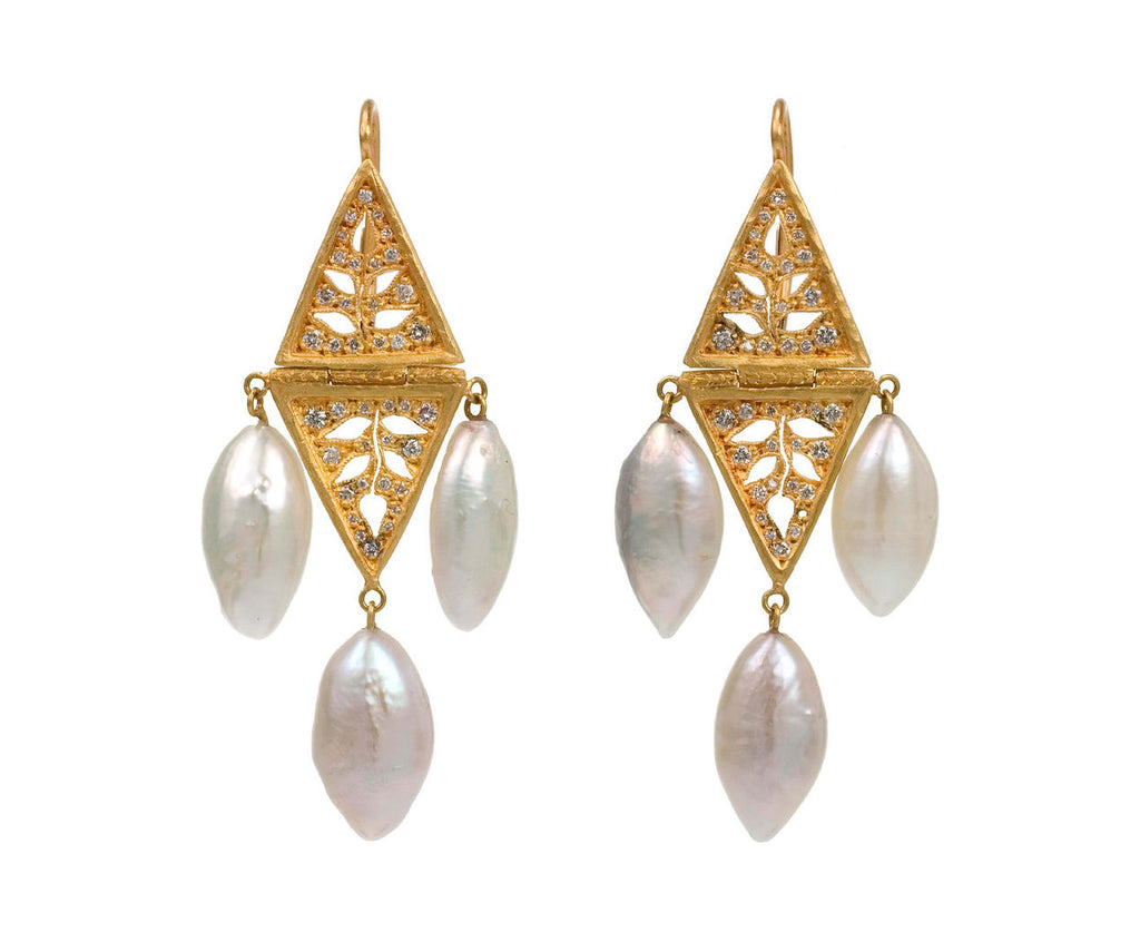 Pearl Pav� Double Triangle Ear zoom 1