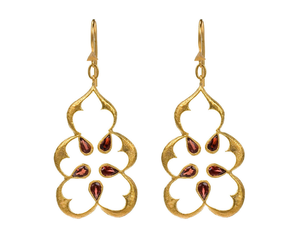 Garnet Scalloped Earrings zoom 1