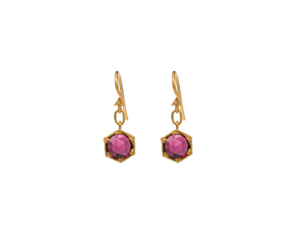 Garnet Sextagonal Earrings zoom 1