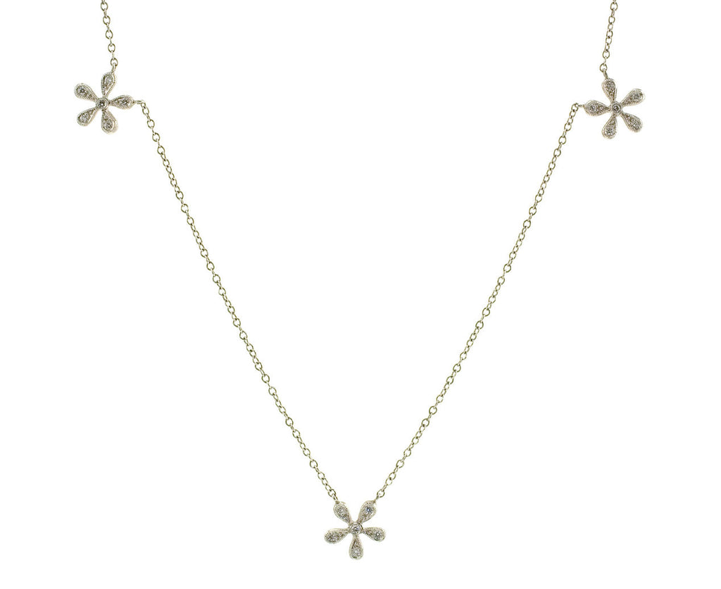 Three Daisy Necklace zoom 2