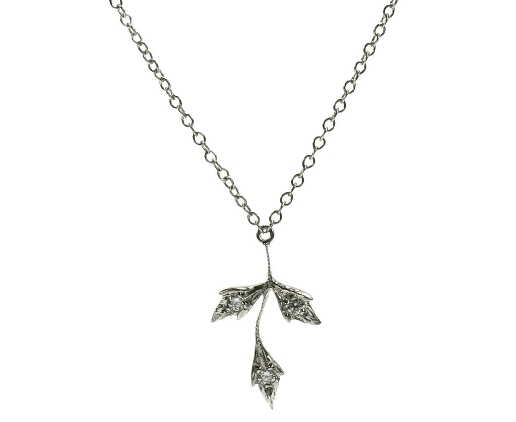 Three Leaves Floating Necklace zoom 1